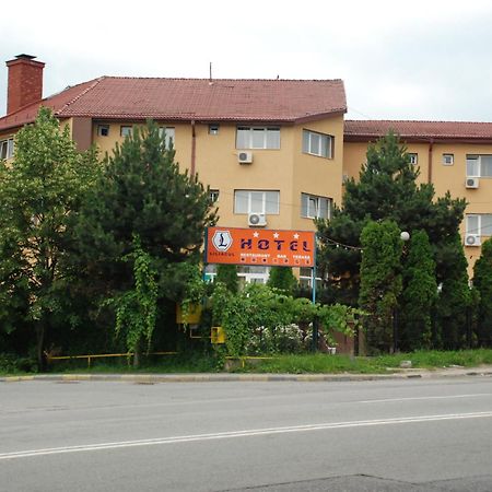 Hotel Liliacul Cluj-Napoca Exteriör bild